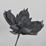 Konstgjord magnolia av plastskum AMILIE, glitter, svart, 30cm, Ø26cm