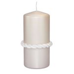Festligt pelarljus JULIETTA med sidenring, krämfärgat, 15cm, Ø7cm, 63 timmar