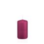 Stumpvaxljus MAEVA, magenta, 12cm, Ø6cm, 40 timmar - Tillverkat i Tyskland