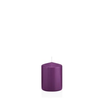 Stumpvaxljus MAEVA, violett, 8cm, Ø6cm, 29h - Tillverkat i Tyskland Stumpvaxljus MAEVA, violett, 8cm, Ø6cm, 29h - Tillverkat i Tyskland