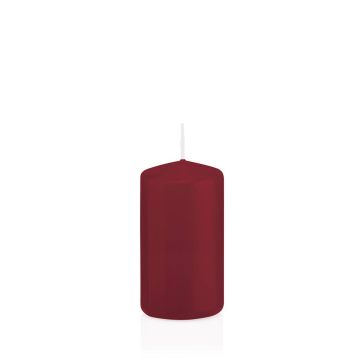 Stumpvaxljus MAEVA, bordeaux, 12cm, Ø6cm, 40 timmar - Tillverkat i Tyskland Stumpvaxljus MAEVA, bordeaux, 12cm, Ø6cm, 40 timmar - Tillverkat i Tyskland
