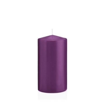 Stumpvaxljus MAEVA, violett, 15cm, Ø8cm, 69 timmar - Tillverkad i Tyskland Stumpvaxljus MAEVA, violett, 15cm, Ø8cm, 69 timmar - Tillverkad i Tyskland