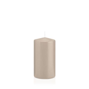 Stumpvaxljus MAEVA, beige, 13cm, Ø7cm, 52 timmar - Tillverkad i Tyskland Stumpvaxljus MAEVA, beige, 13cm, Ø7cm, 52 timmar - Tillverkad i Tyskland