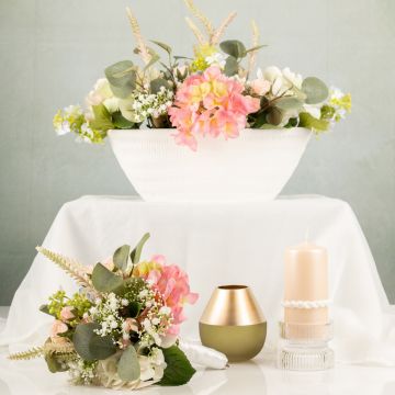 Exklusiv brudbukett / blomsterarrangemang i rosa och krämfärgat - kundönskemål från ett kryssningsrederi