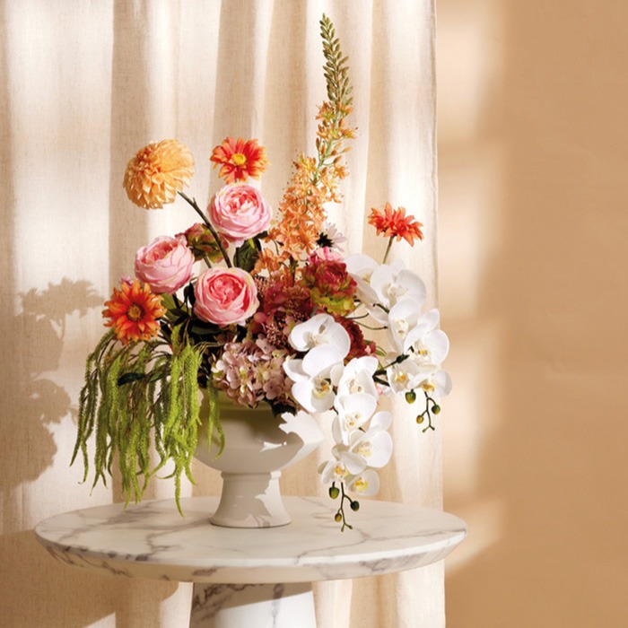 Dekoration med konstgjorda blommor