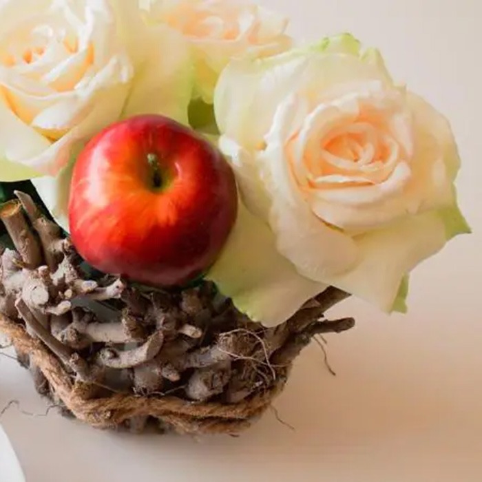 Vinterstämning med konstblommor